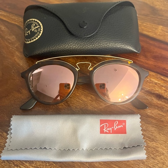 LIKE NEW Ray-Ban Gatsby Round Sunglasses
